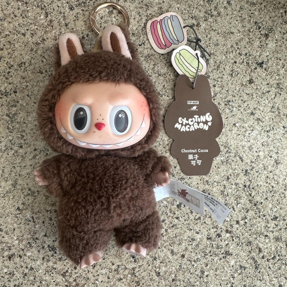 SECRET chestnut cocoa macaroon labubu